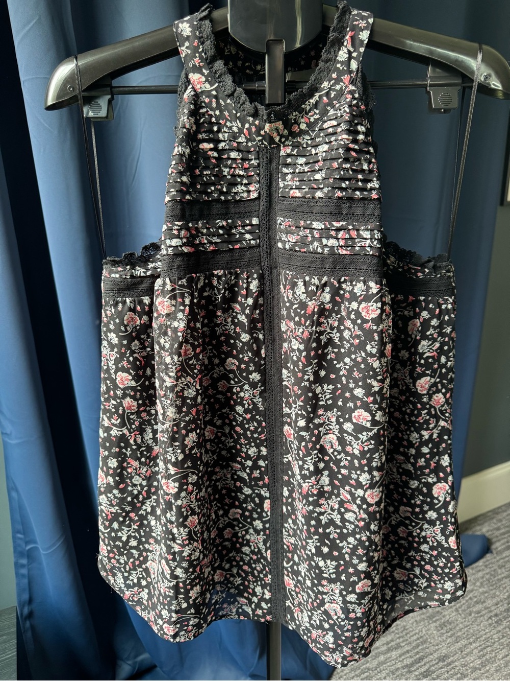 Maeve by Anthropologie Lace Floral Halter Blouse Size Large EUC